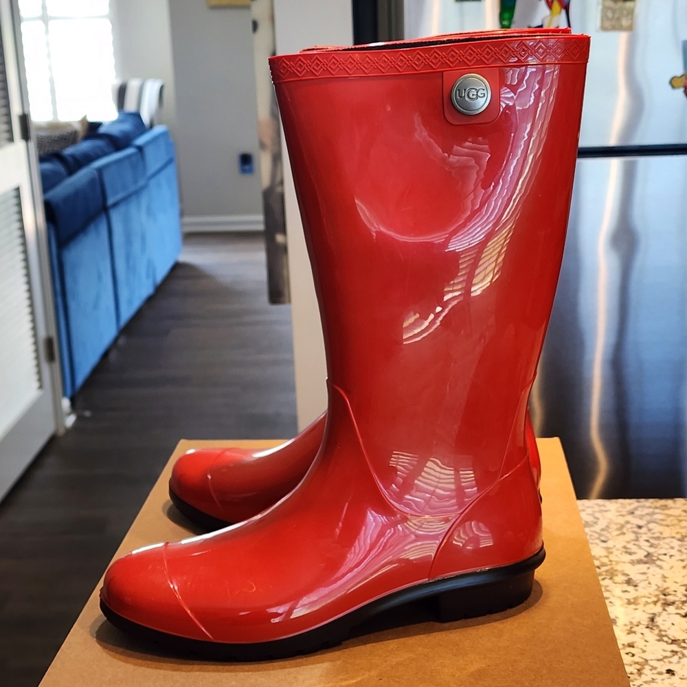 Uggs "RED" tall rain boots 👢